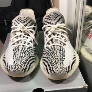 Yeezy zebra 350 v2